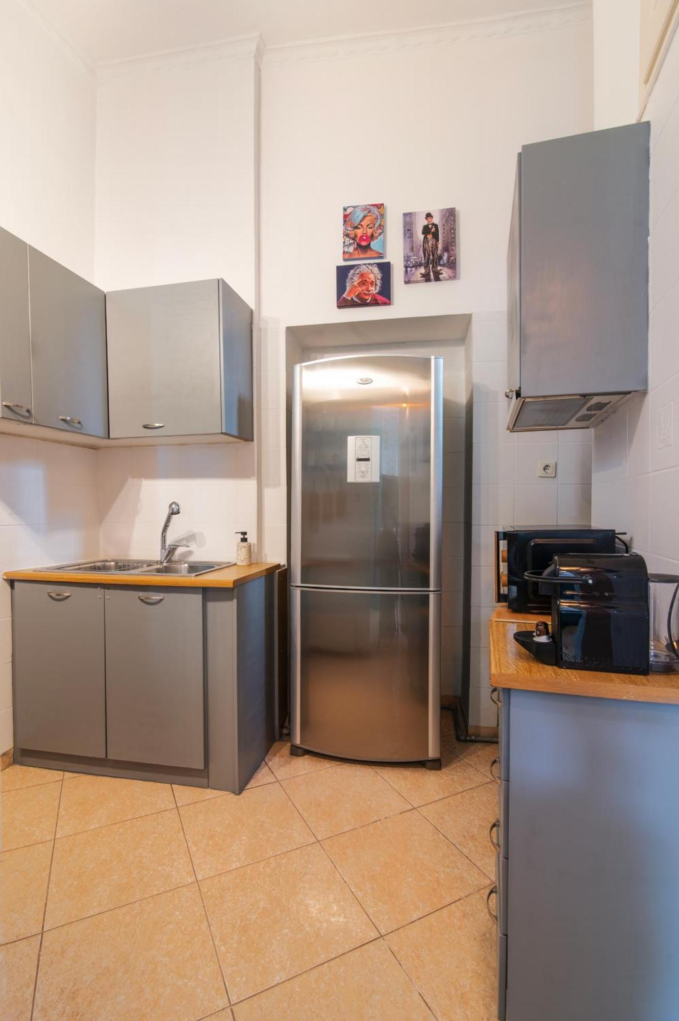 Neoclassical Loft In Monastiraki - Acropolis And Metro アテネ エクステリア 写真